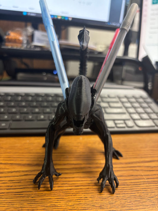 Xenomorph alien pen holder