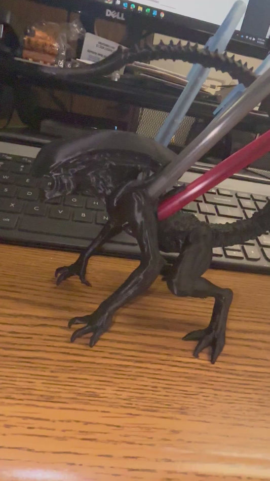Xenomorph alien pen holder